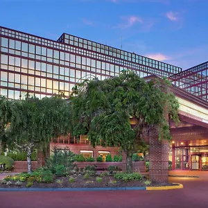 Отель Doubletree By Hilton New York-laguardia